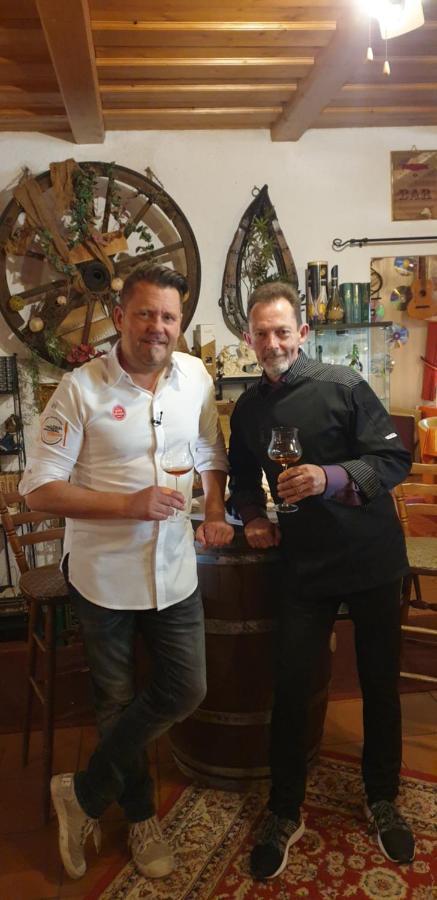 Pension Und Restaurant Die Burg エーレンフリーデルスドルフ エクステリア 写真