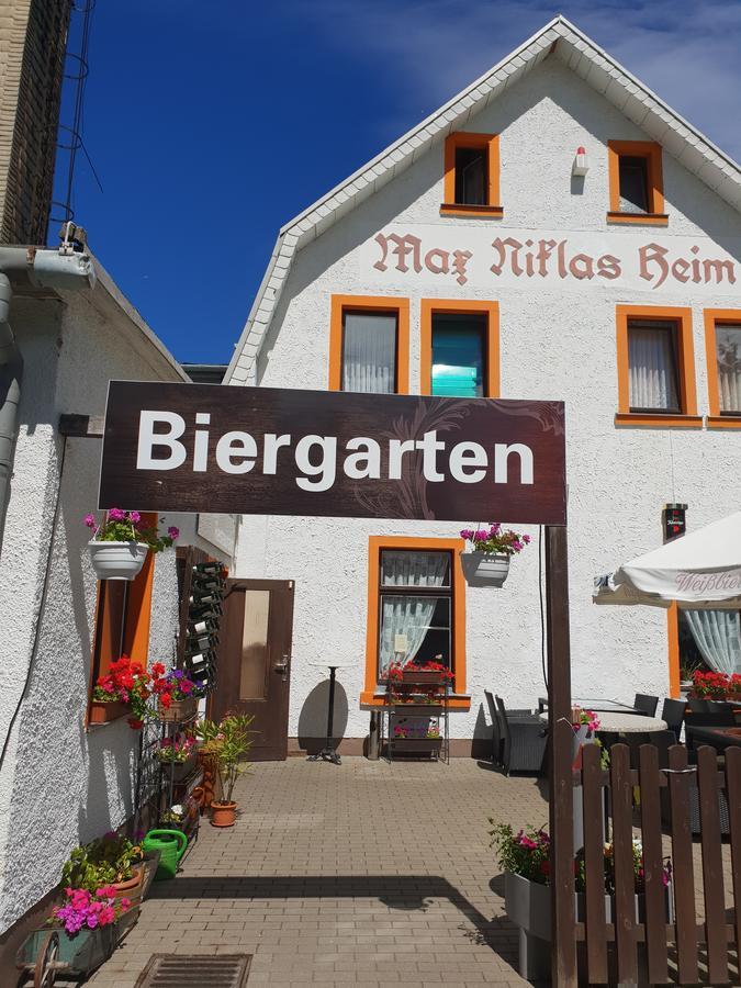 Pension Und Restaurant Die Burg エーレンフリーデルスドルフ エクステリア 写真