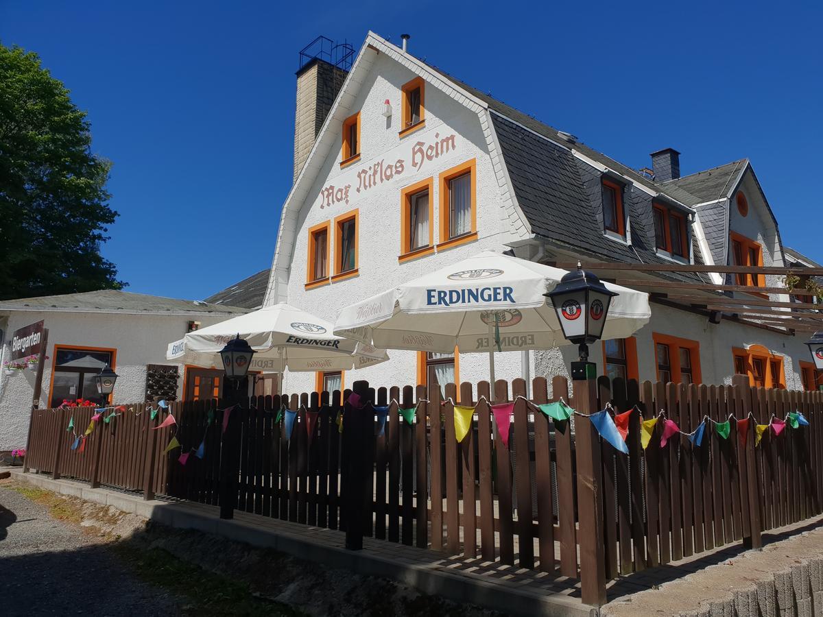 Pension Und Restaurant Die Burg エーレンフリーデルスドルフ エクステリア 写真